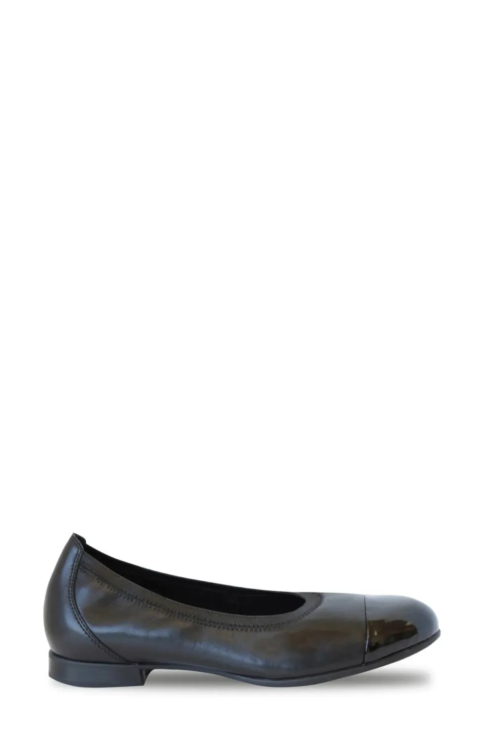 Women's Mila Ballet Flat In Black Combo