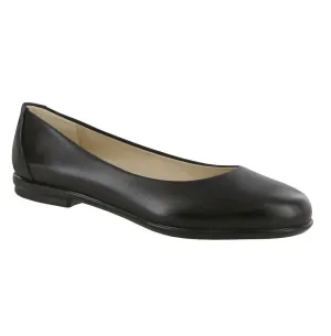 Women's Scenic Flat - Wide Width In Black