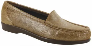 Women's Simplify Slip On Loafer In Sunstone